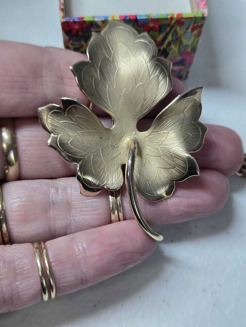 Vintage Giovanni Gold Leaf-Shaped Brooch Pin - Women's Jewelry